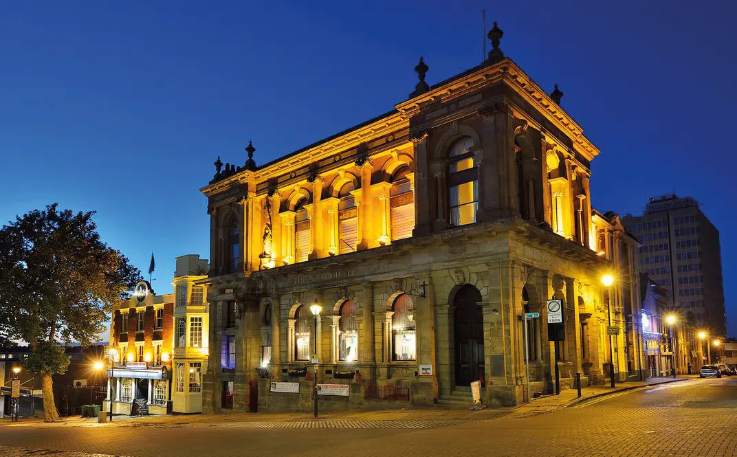 The-Guildhall-By-Night